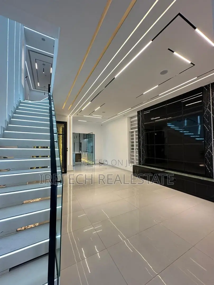 5bdrm Duplex in Ologolo Enviroment for sale
