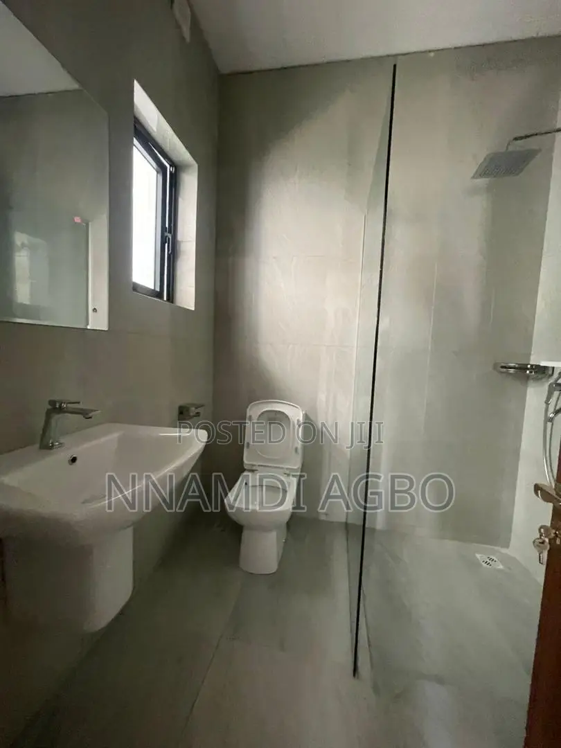 3bdrm Duplex in Lekki Phase 1 for rent