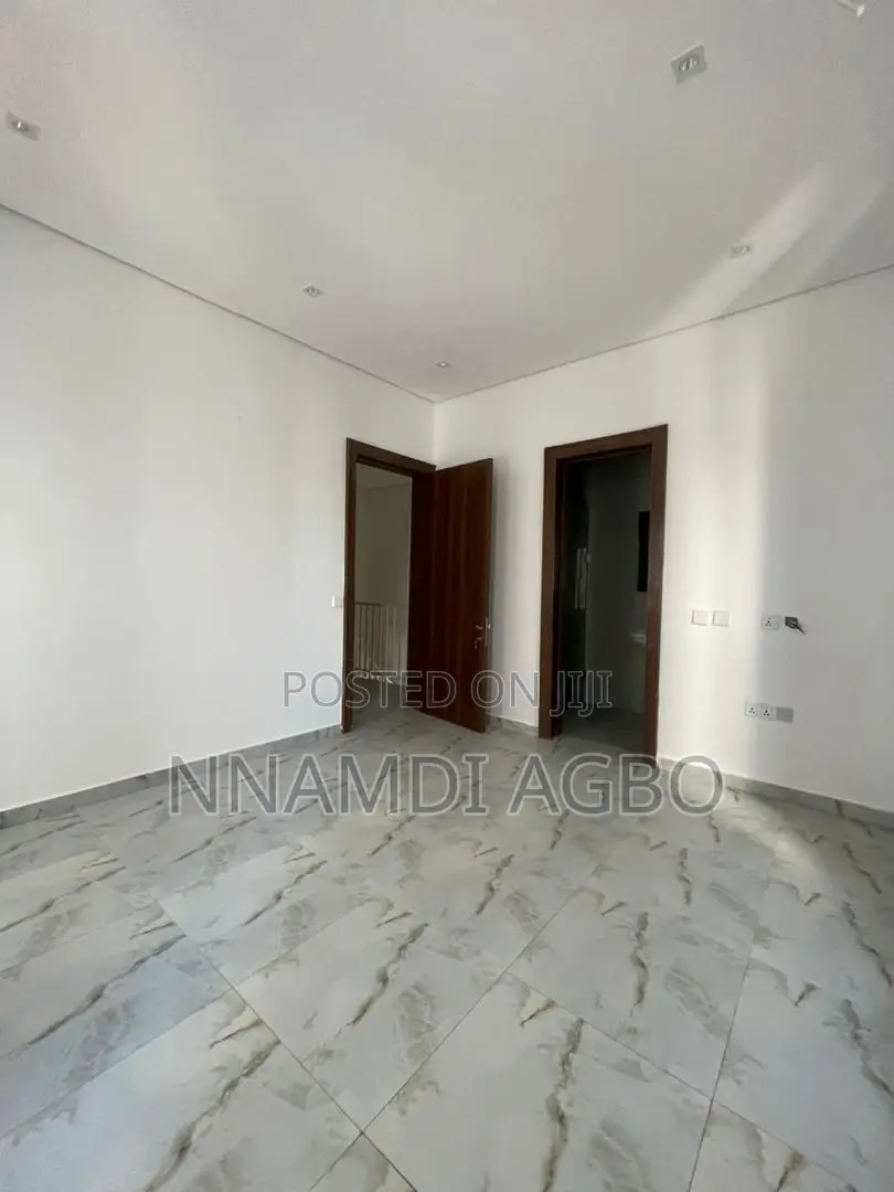 3bdrm Duplex in Lekki Phase 1 for rent