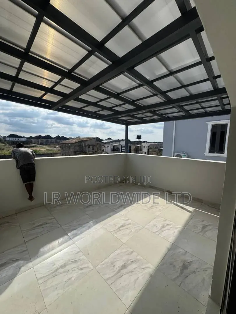 4bdrm Duplex in Sabon Lugbe for sale