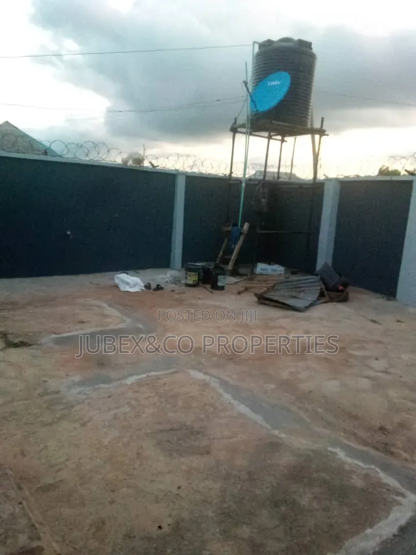 2bdrm Block of Flats in Powerline Iyana for sale