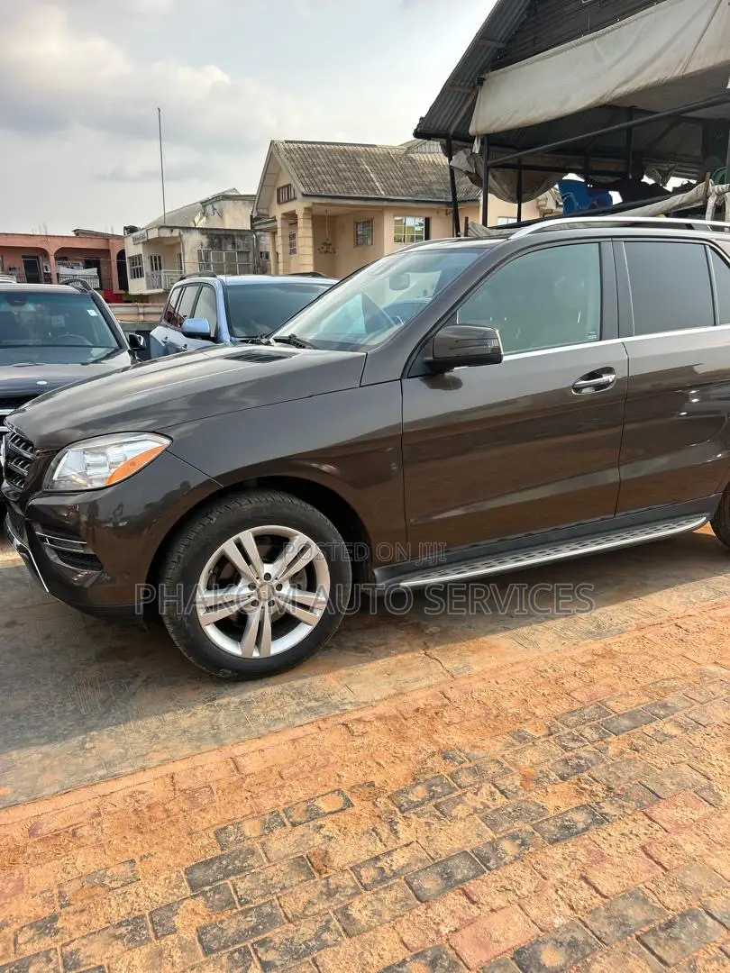 Mercedes-Benz M Class ML350 4dr SUV (3.5L 6cyl 7A) 2015 Brown