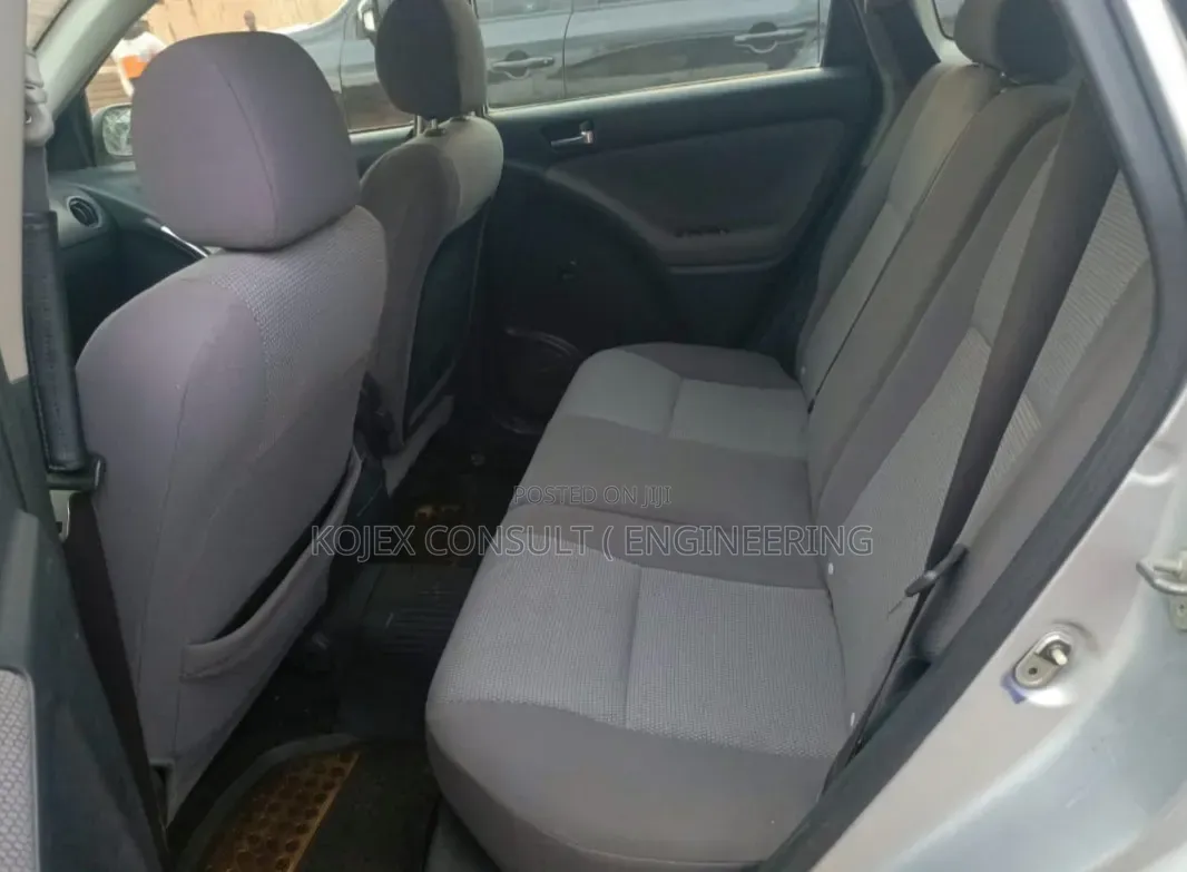 Toyota Matrix XRS Hatchback FWD (1.8L 4cyl 6M) 2006 Silver