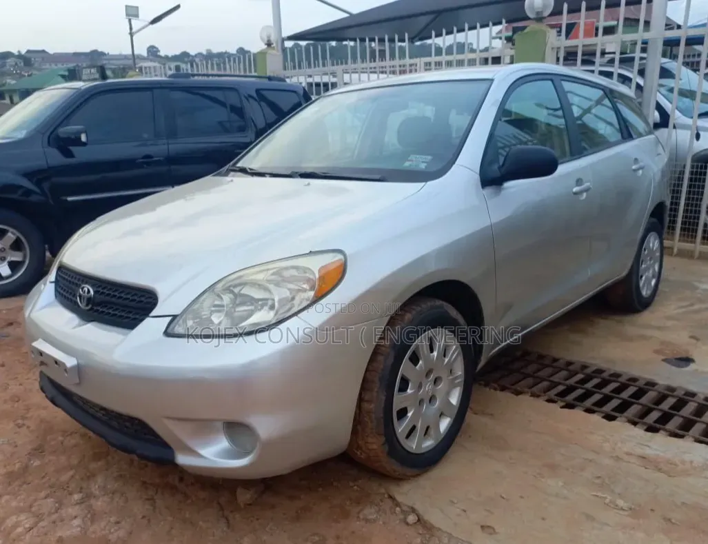 Toyota Matrix XRS Hatchback FWD (1.8L 4cyl 6M) 2006 Silver