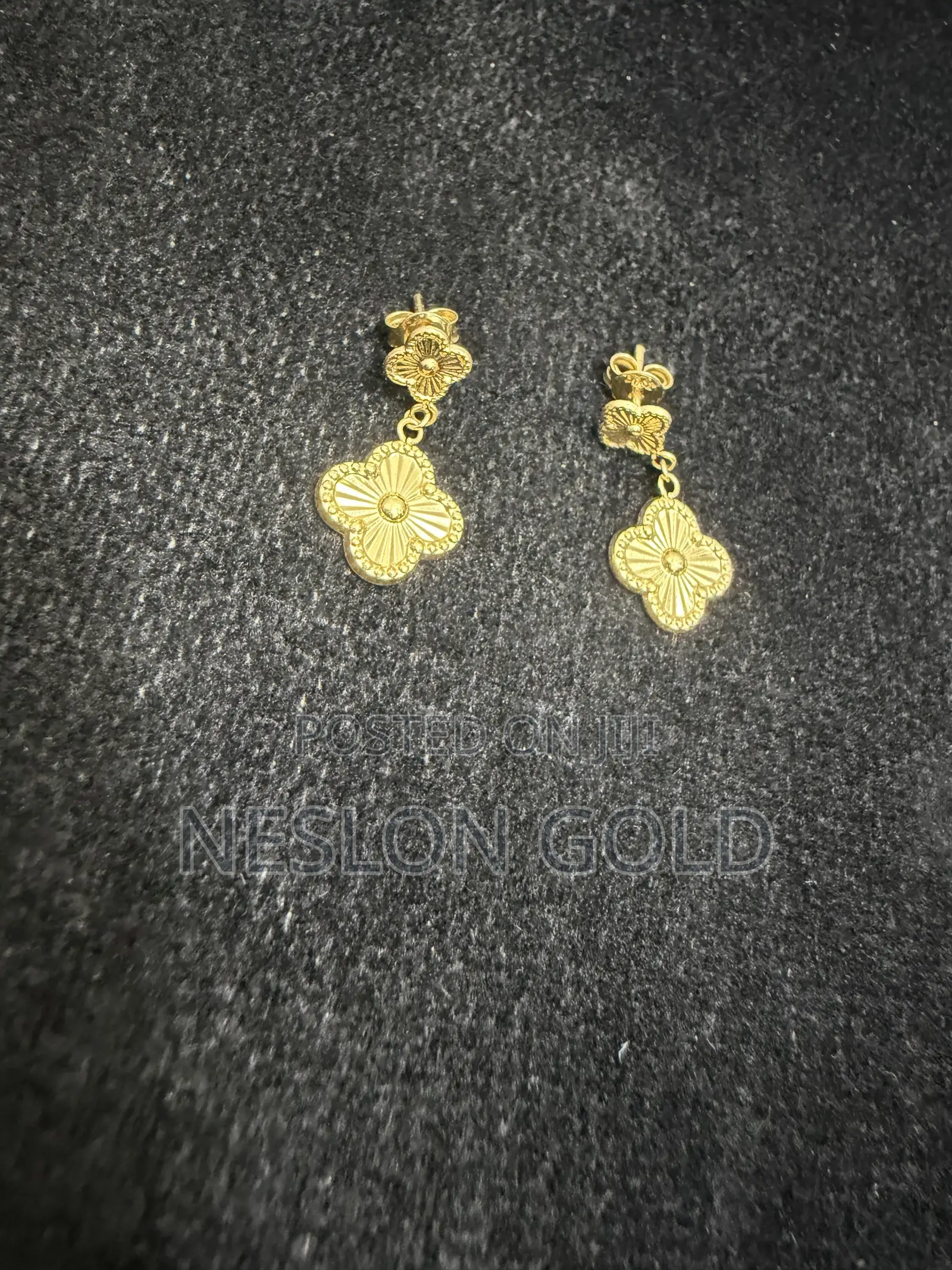 Italy 750 Tested 18karat Gold Vanclef Dangling Earring