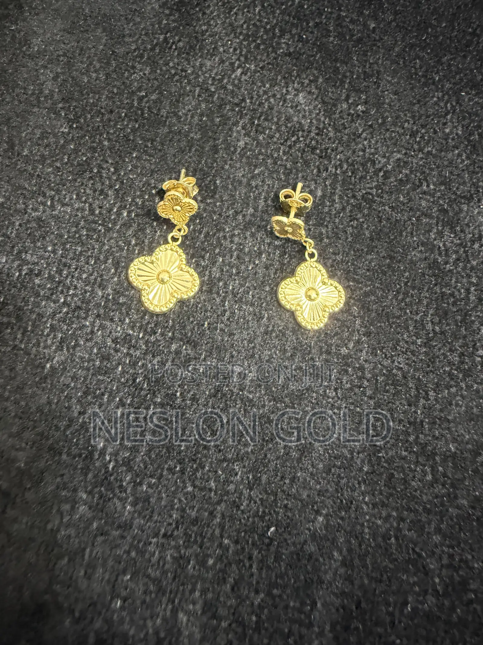 Italy 750 Tested 18karat Gold Vanclef Dangling Earring