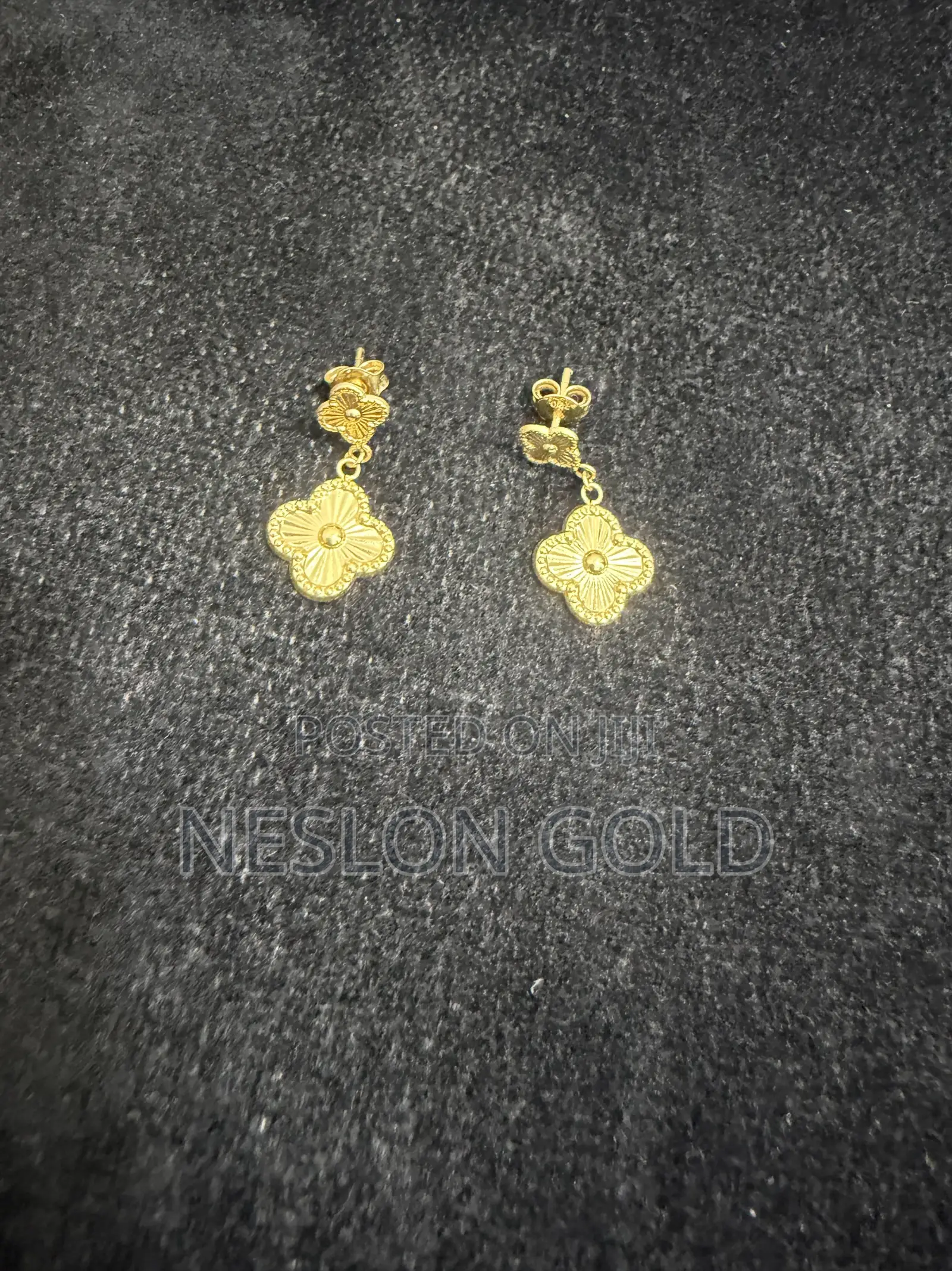 Italy 750 Tested 18karat Gold Vanclef Dangling Earring