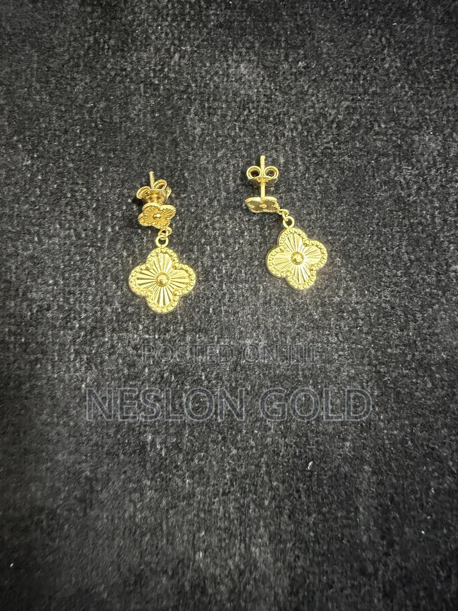 Italy 750 Tested 18karat Gold Vanclef Dangling Earring