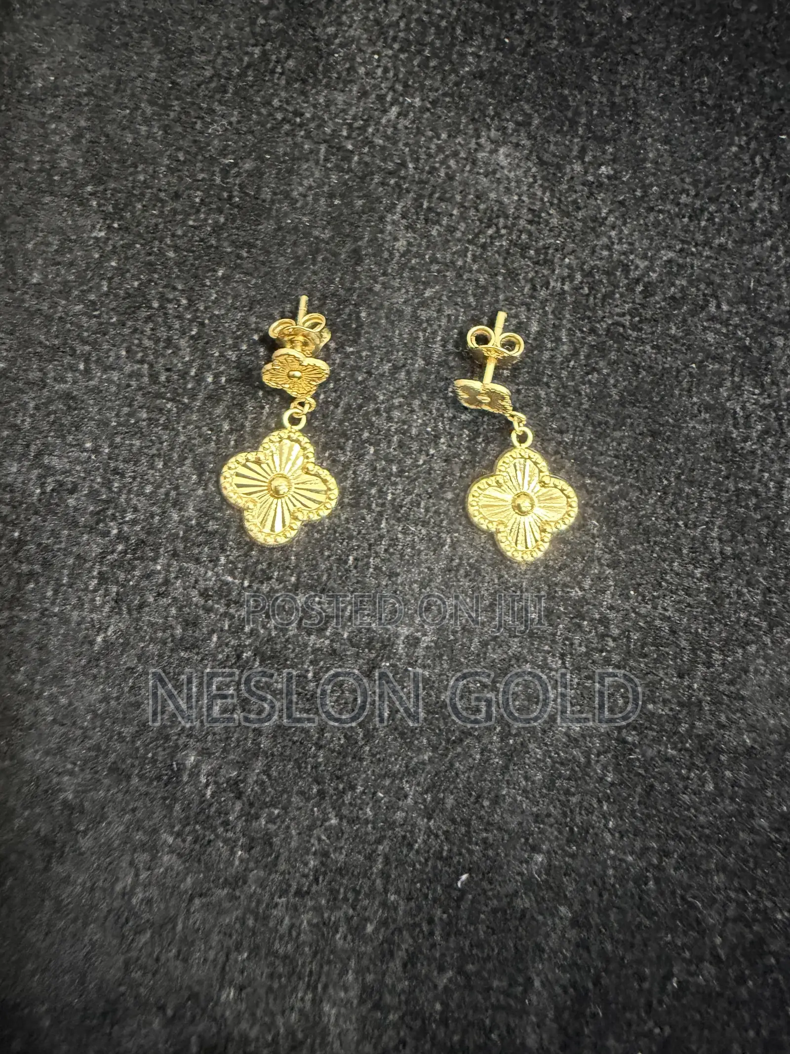 Italy 750 Tested 18karat Gold Vanclef Dangling Earring