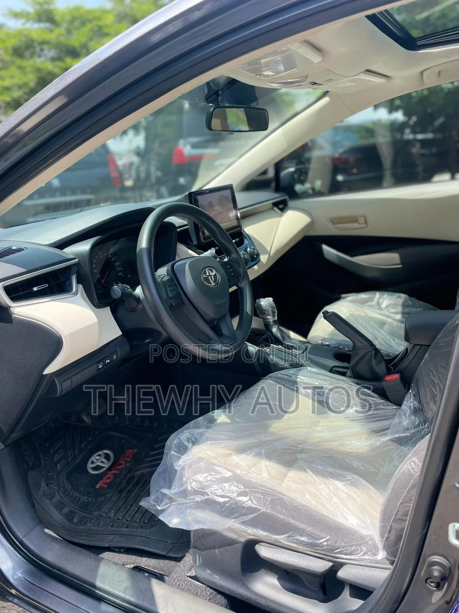 Toyota Corolla XSE 2023 Brown