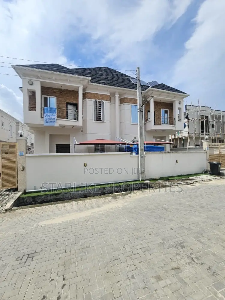 4bdrm Duplex in Ikota for sale