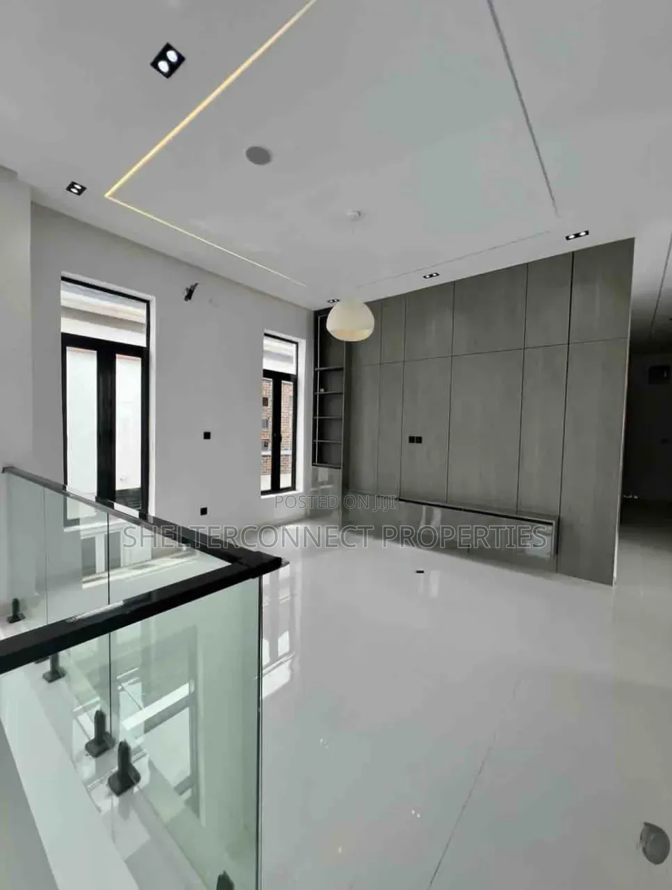 5bdrm Duplex in Lekki Expressway for sale