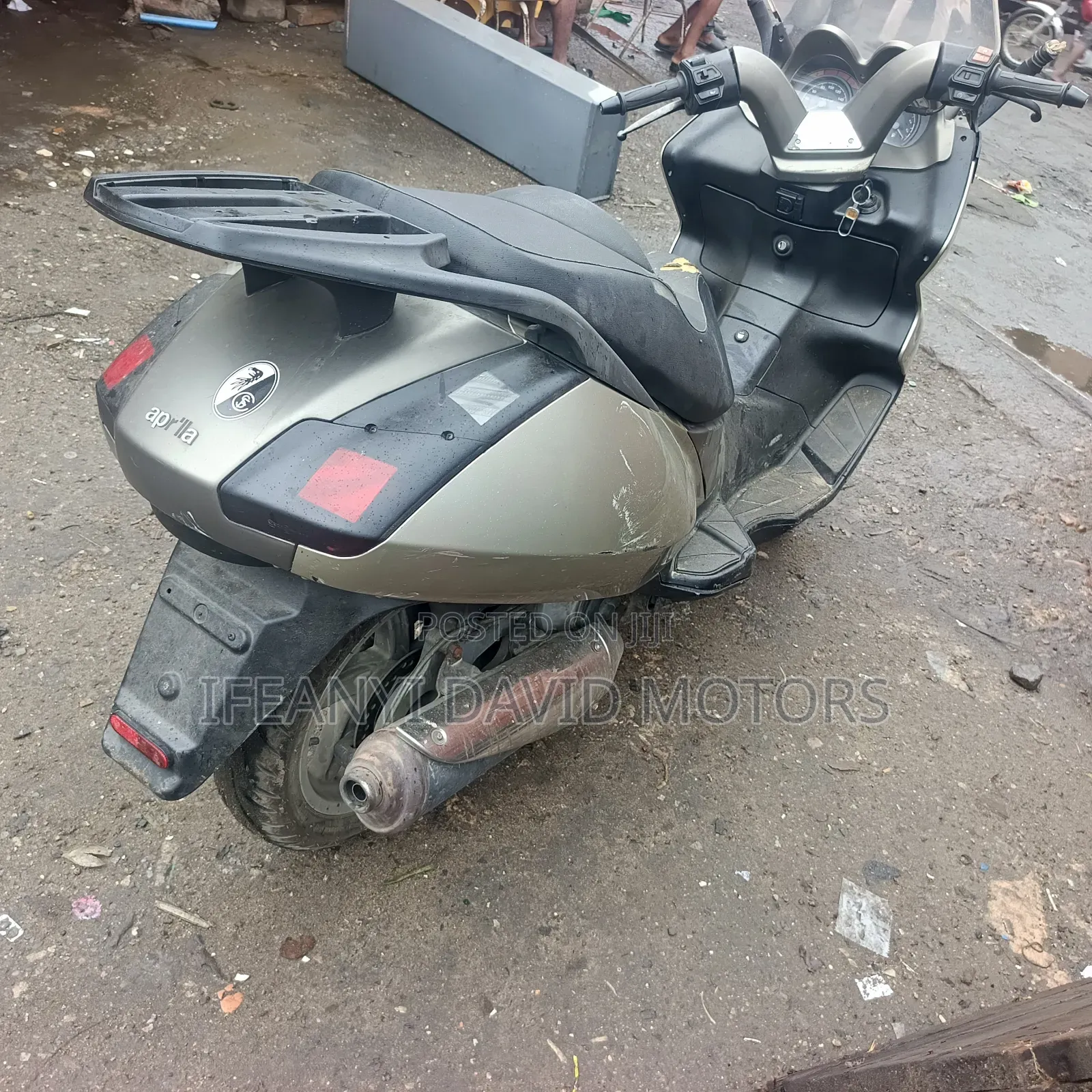 Aprilia 2010
