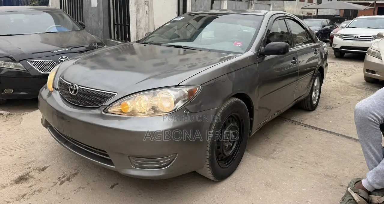 Toyota Camry 2006 Gray