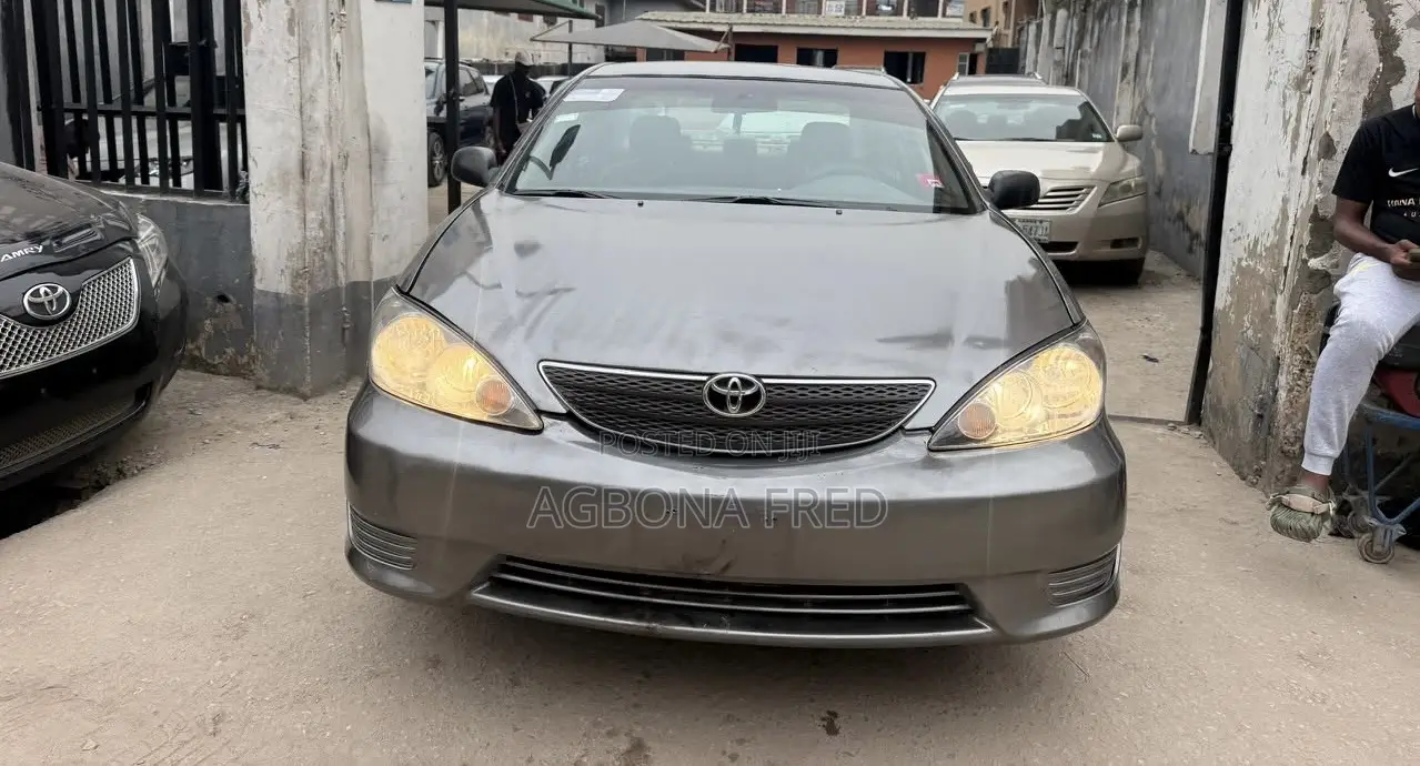 Toyota Camry 2006 Gray