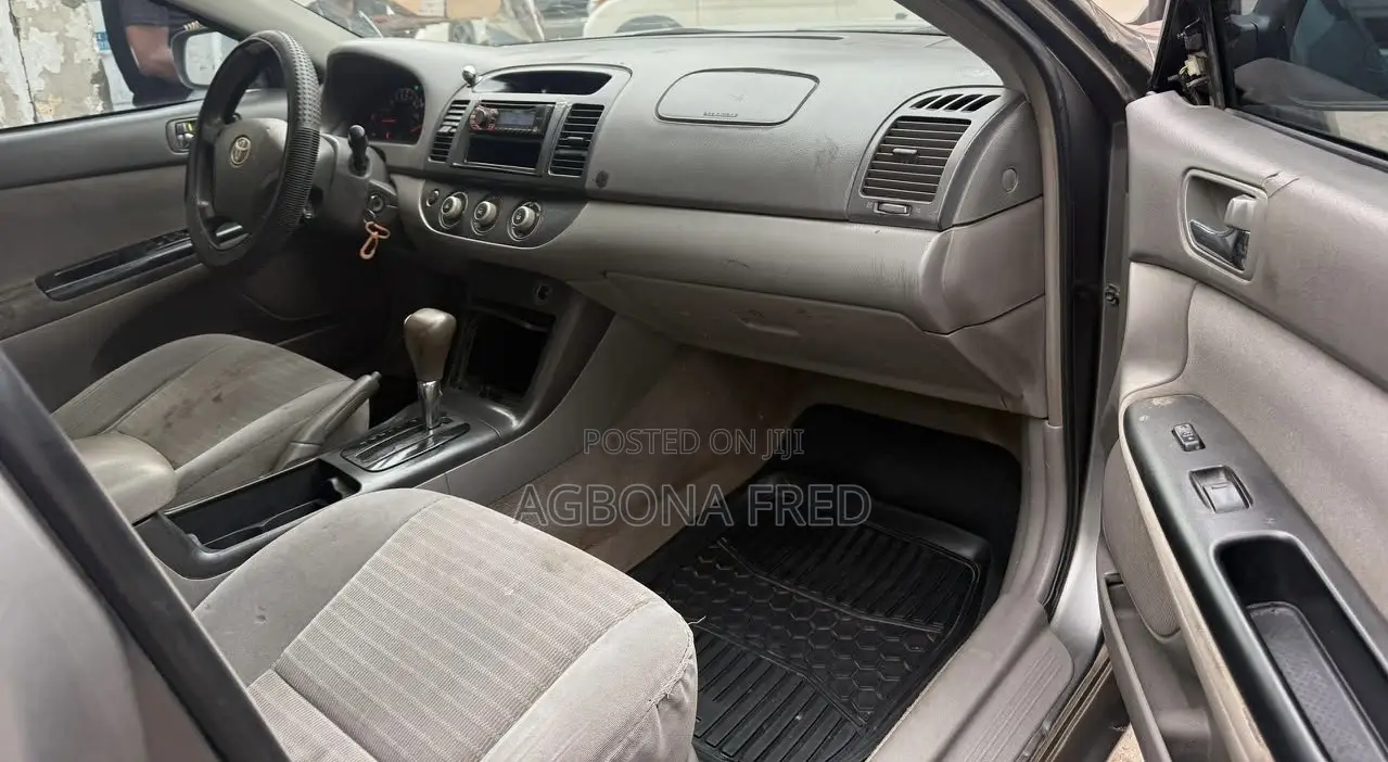 Toyota Camry 2006 Gray