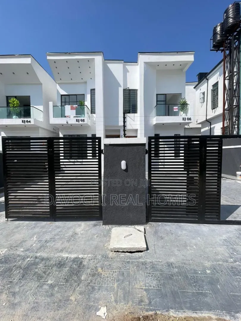 4bdrm Duplex in Ikota for sale