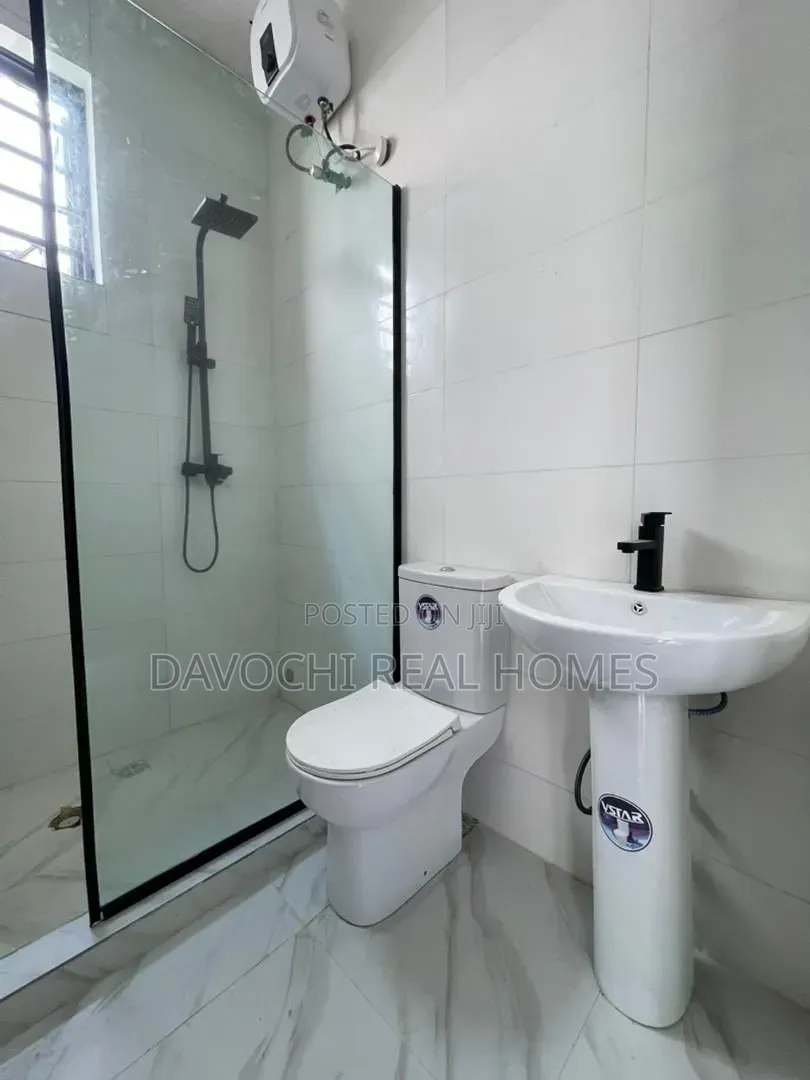 4bdrm Duplex in Ikota for sale