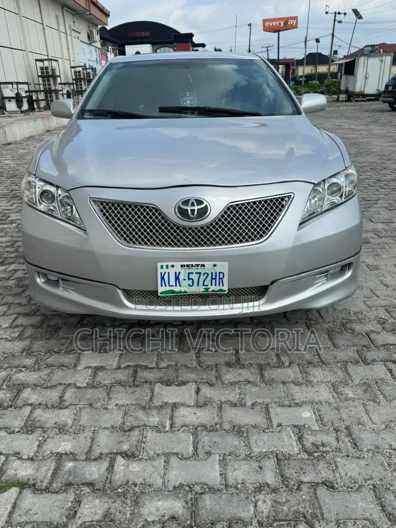 Toyota Camry 2010 Silver