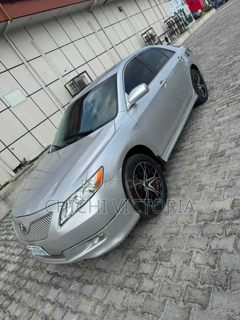 Toyota Camry 2010 Silver