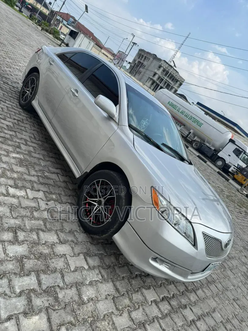 Toyota Camry 2010 Silver