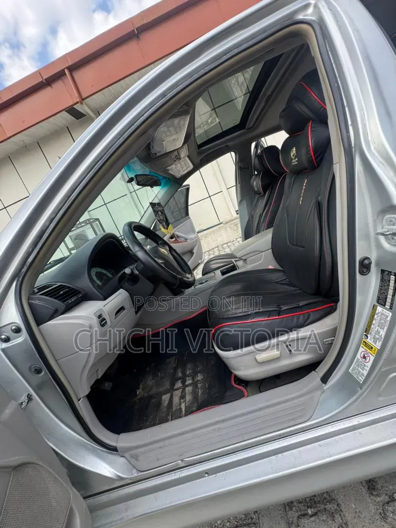 Toyota Camry 2010 Silver