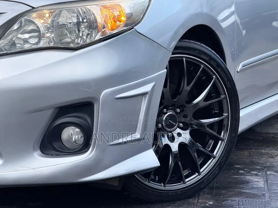 Toyota Corolla 2011 Silver