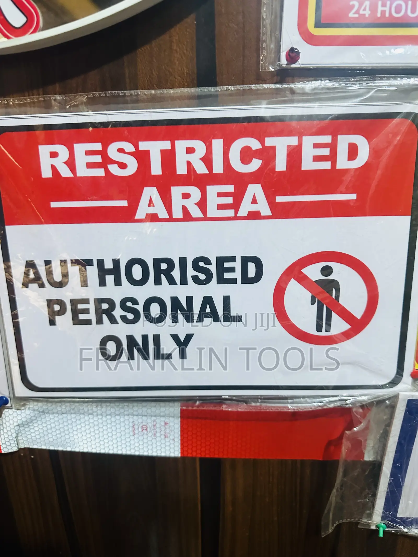 Flammable Sign Design For Safety