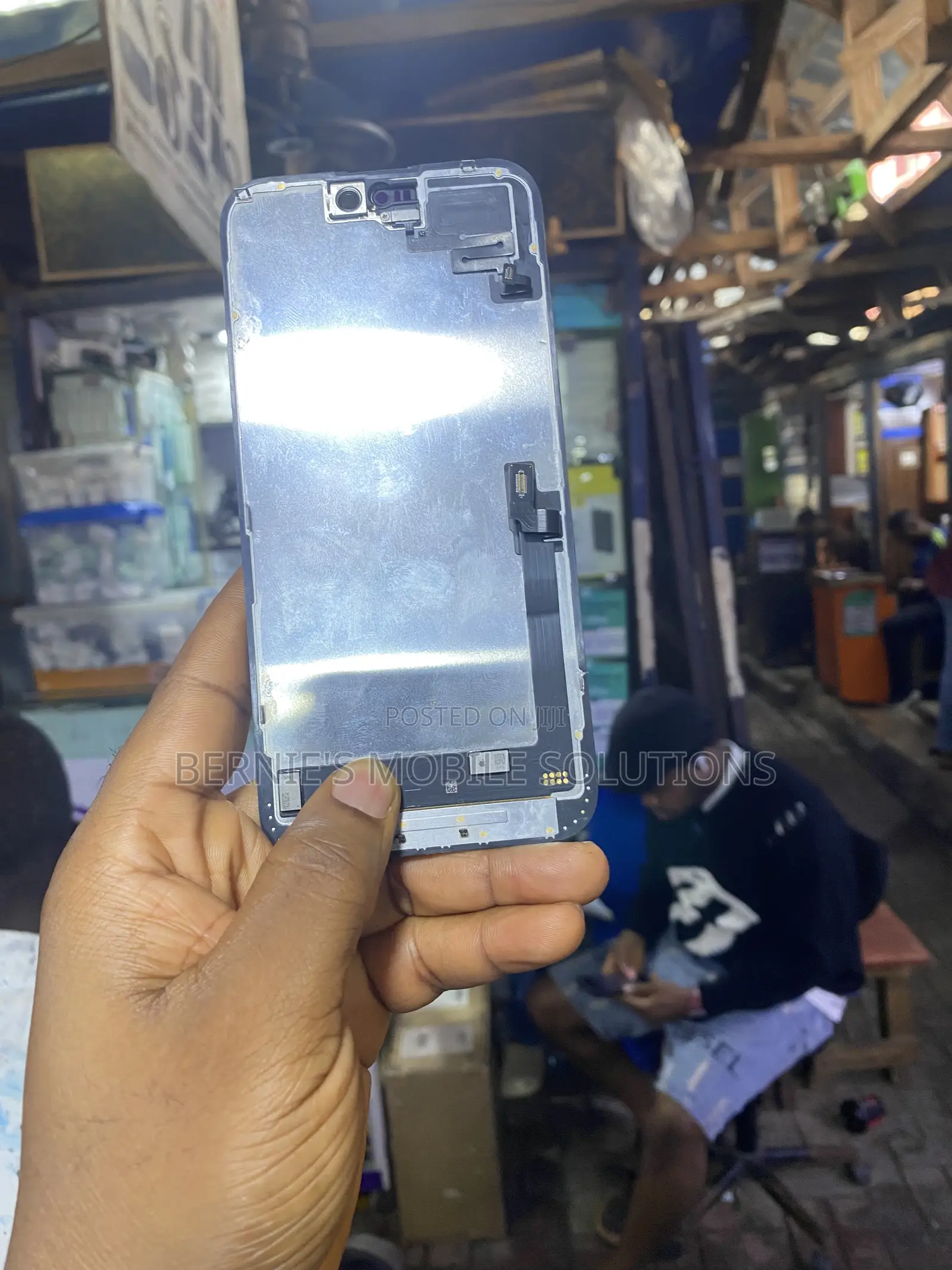 iPhone 16plus Follow Come Screen