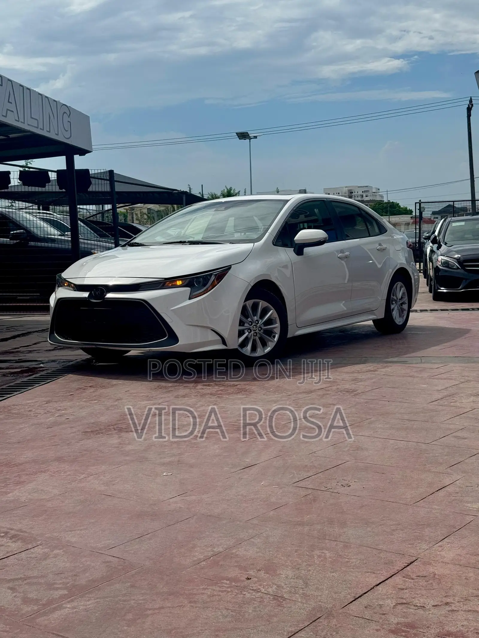 Toyota Corolla XLE 2022 White