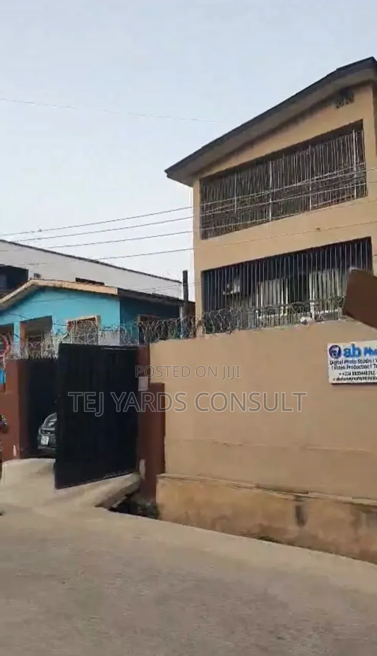 6bdrm House in Toyin Street for sale