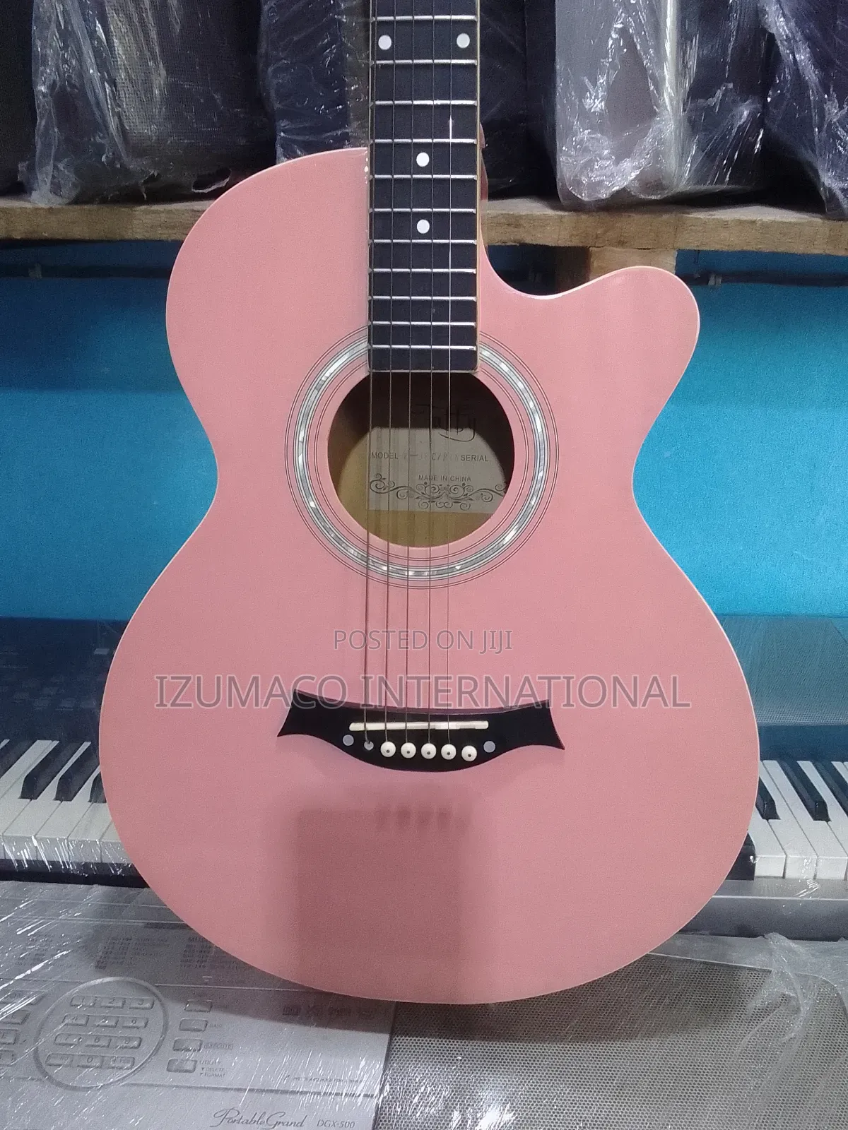 Taffy Acoustic Guitar – Clean Sound Strong Body