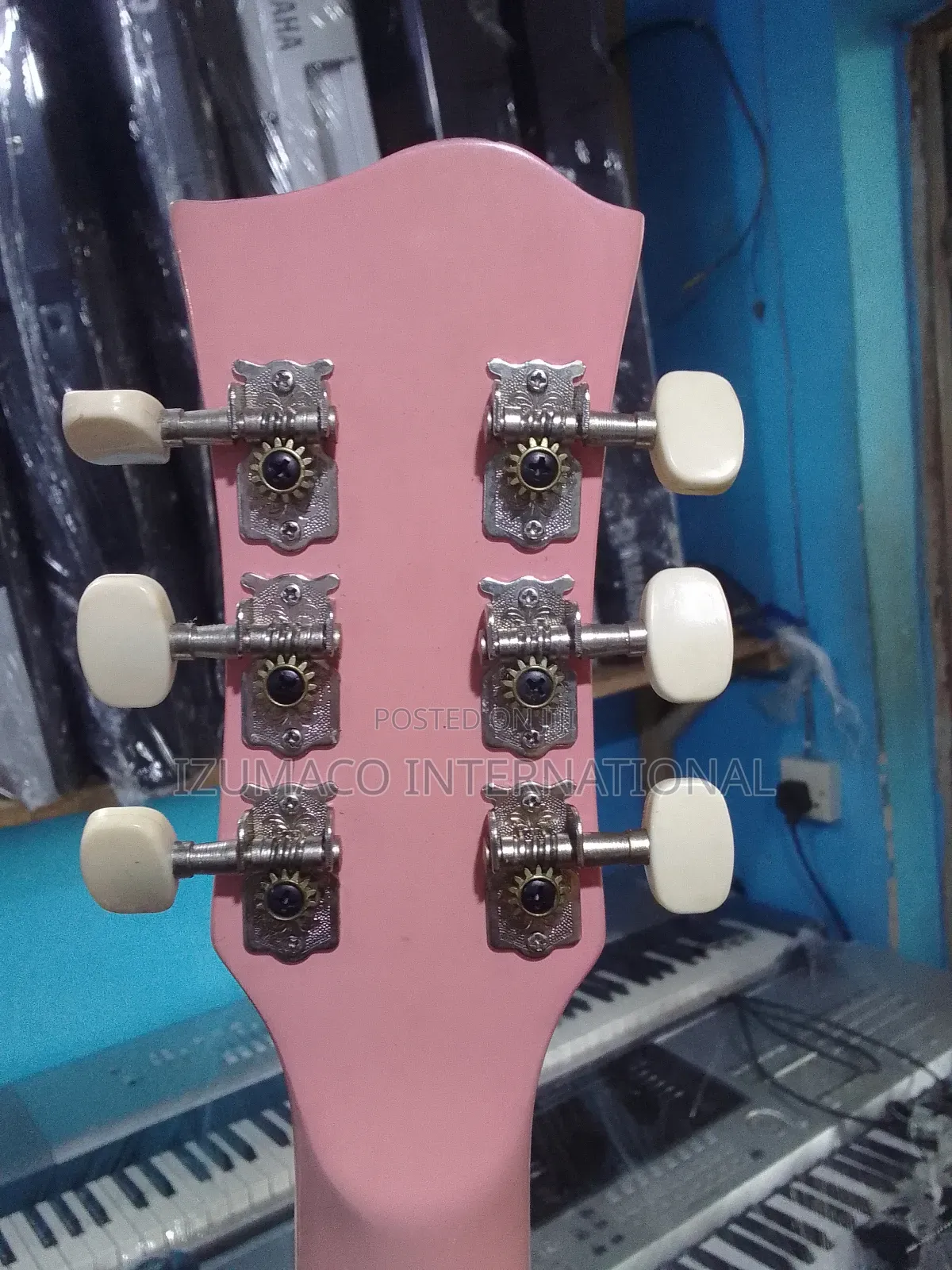 Taffy Acoustic Guitar – Clean Sound Strong Body
