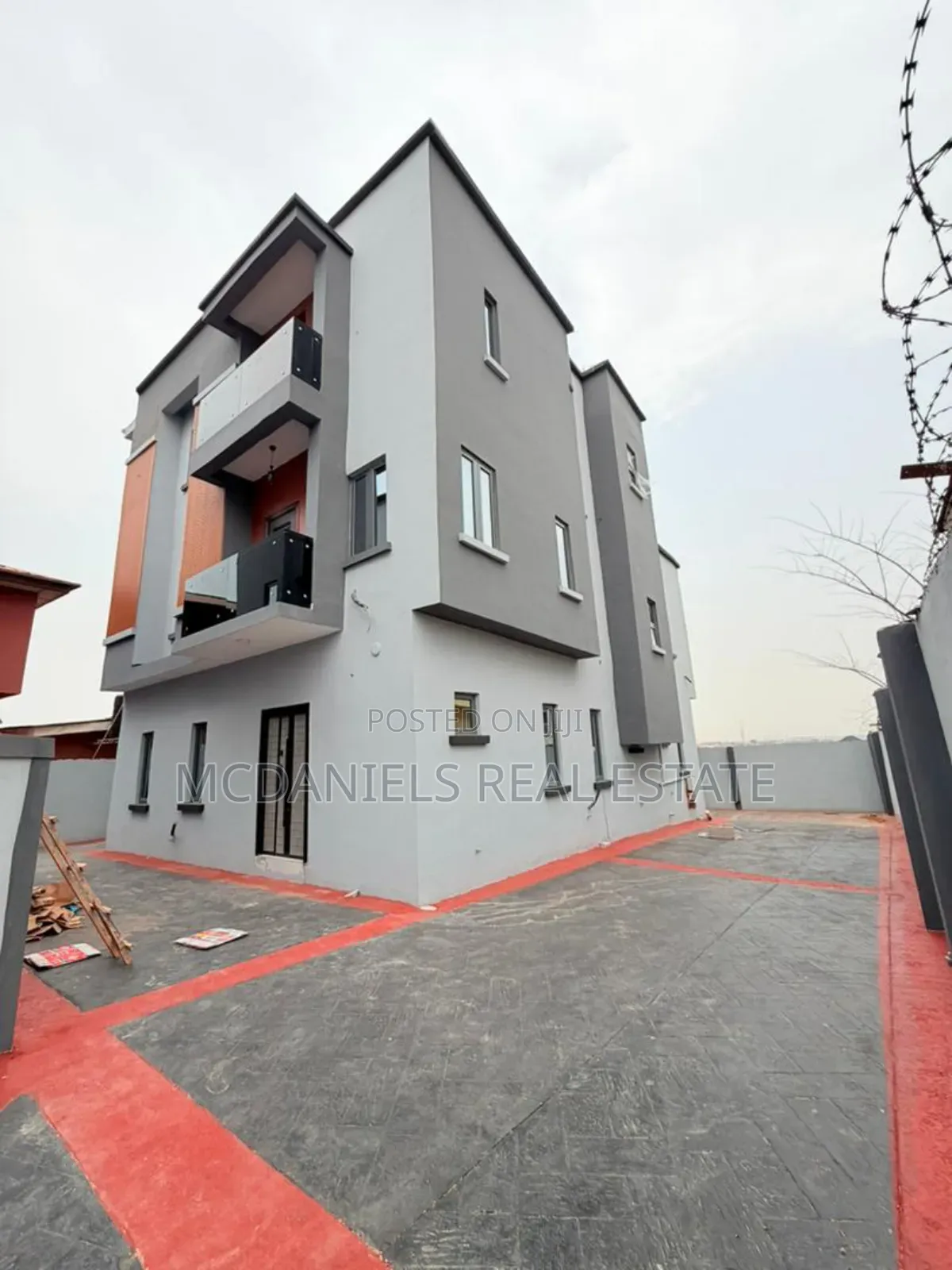 4bdrm Duplex in Magodo Phase 1 for sale