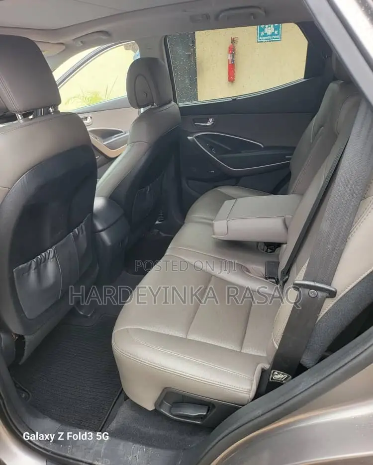 Hyundai Santa Fe Limited 4dr SUV (3.3L 6cyl 6A) 2015 Brown
