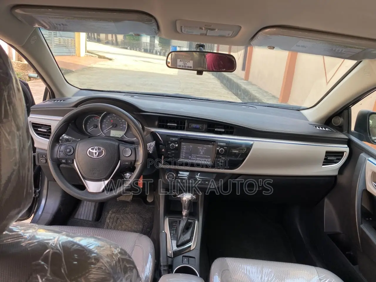 Toyota Corolla L 4dr Sedan (1.8L 4cyl 4A) 2014