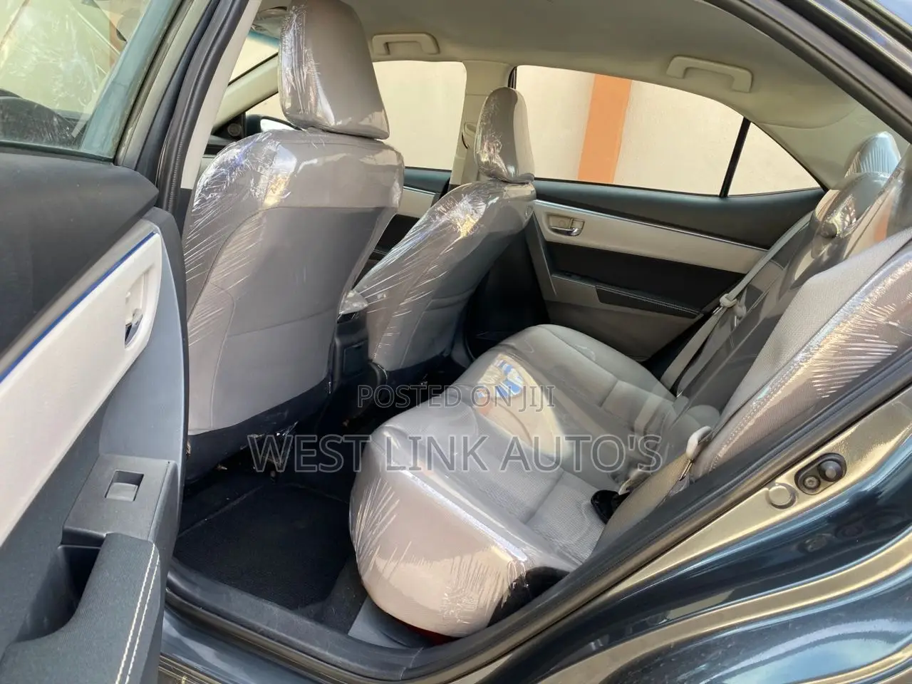 Toyota Corolla L 4dr Sedan (1.8L 4cyl 4A) 2014