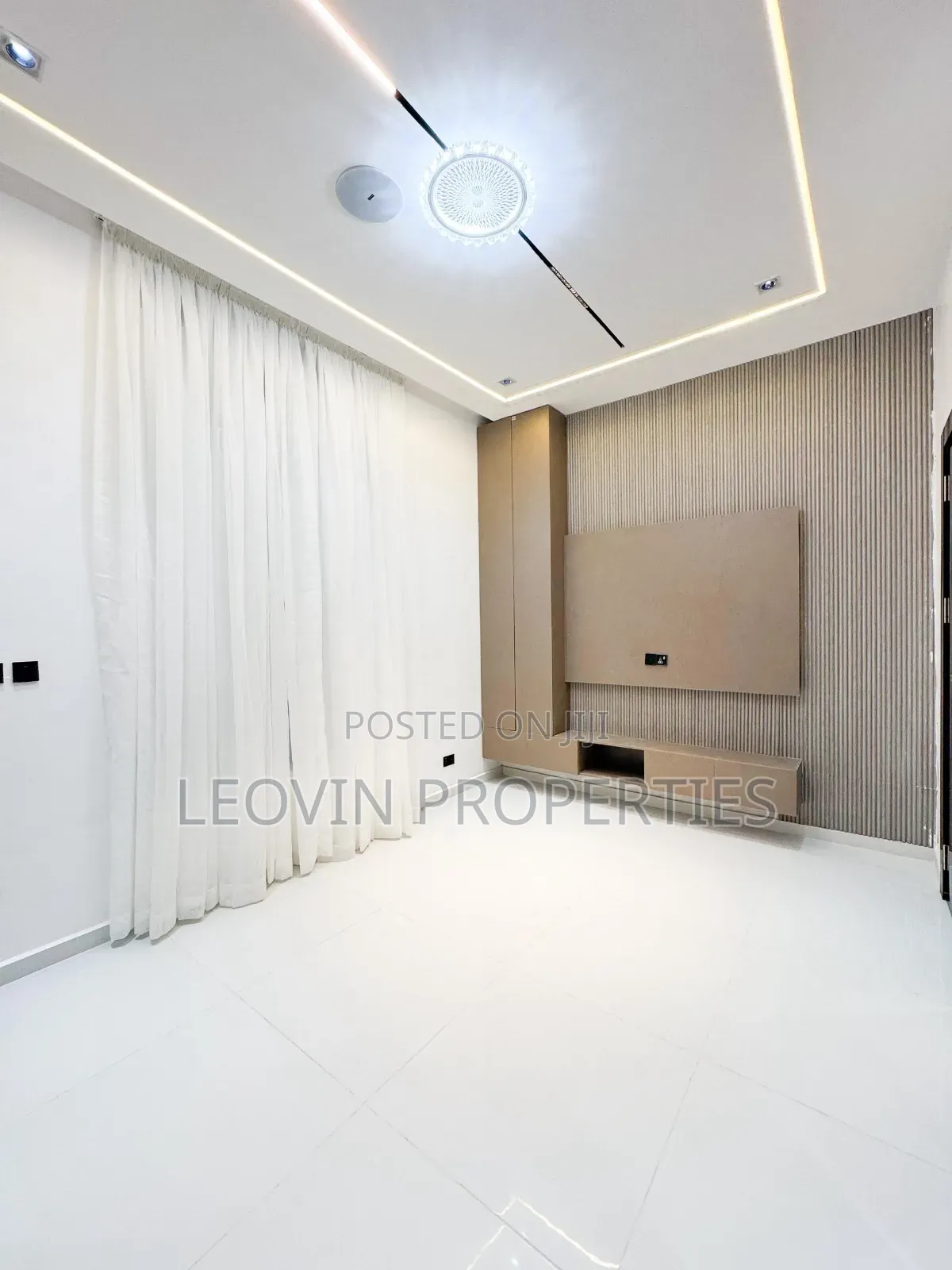 5bdrm Duplex in Chevron Lekki Luxury for sale