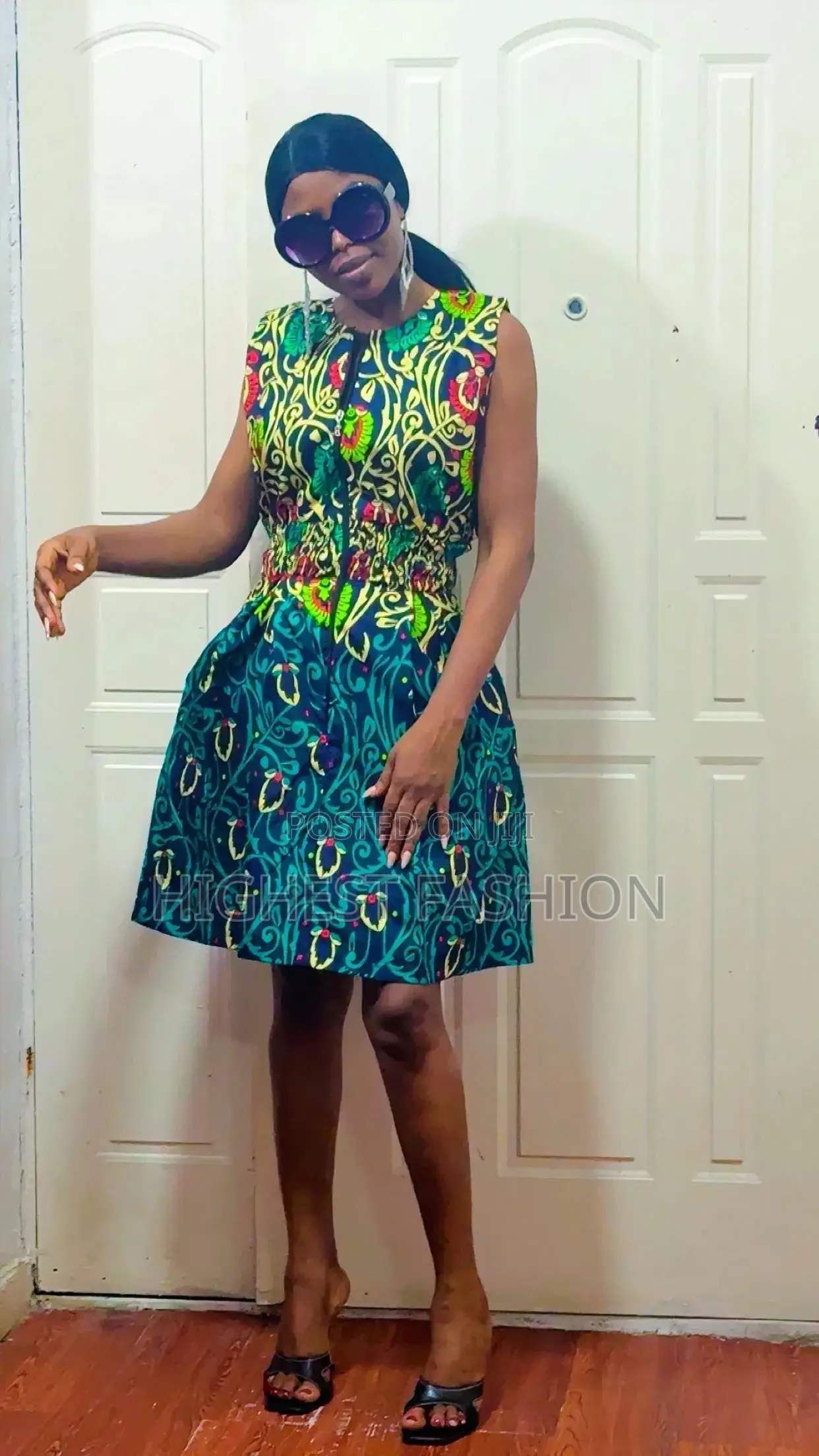 Short Zipped-Down Gown With Pocket - Style 473