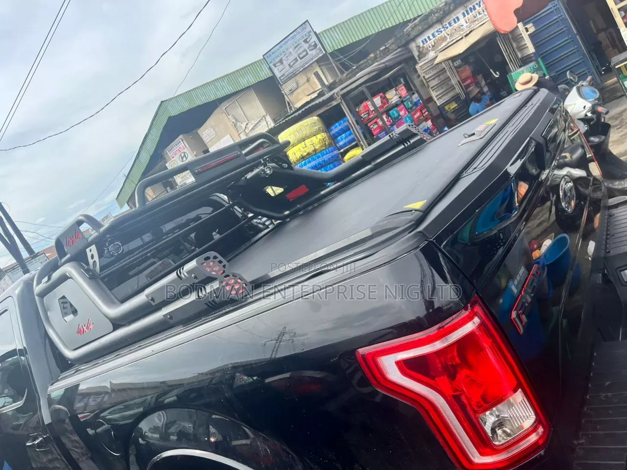 Rolling Boot Cover With Iron Bar 4 ×4 for Ford F-150!? +478