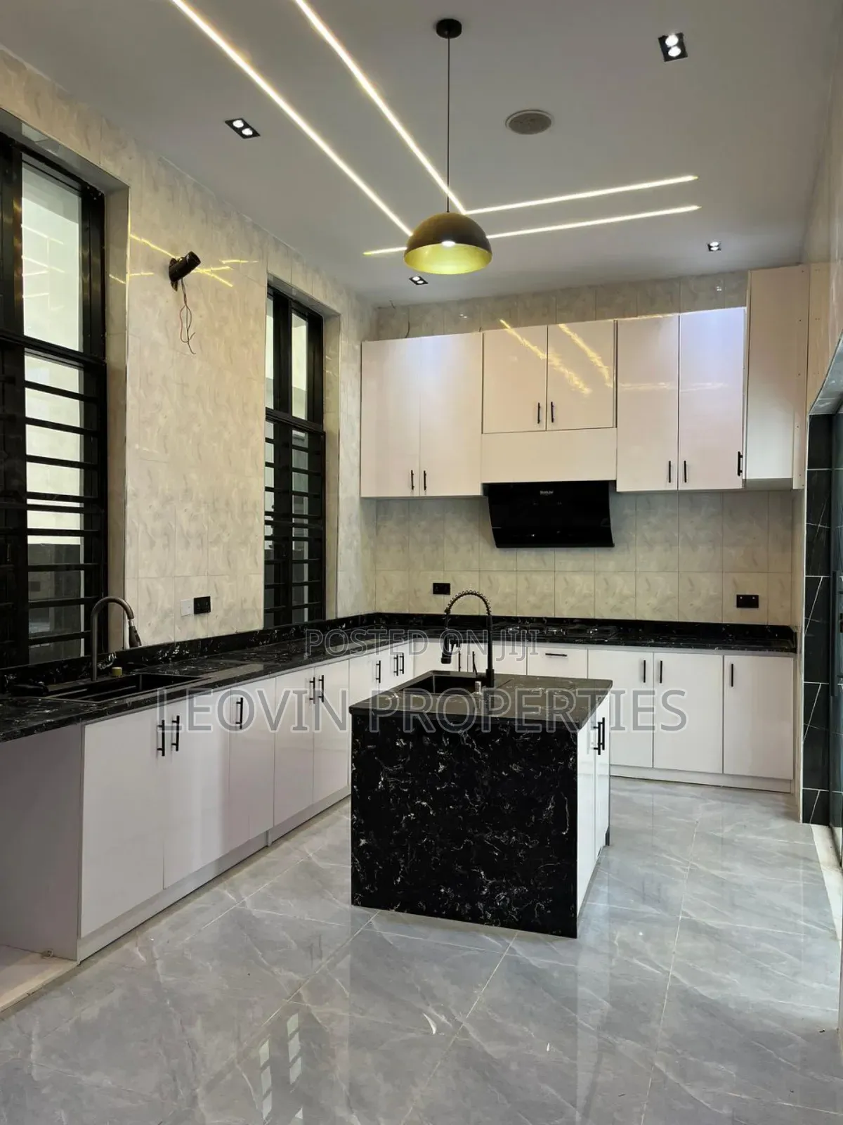 6bdrm Duplex in Chevron Luxury, Lekki Expressway for sale