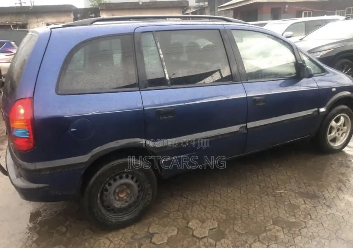 Opel Zafira 2004 Blue