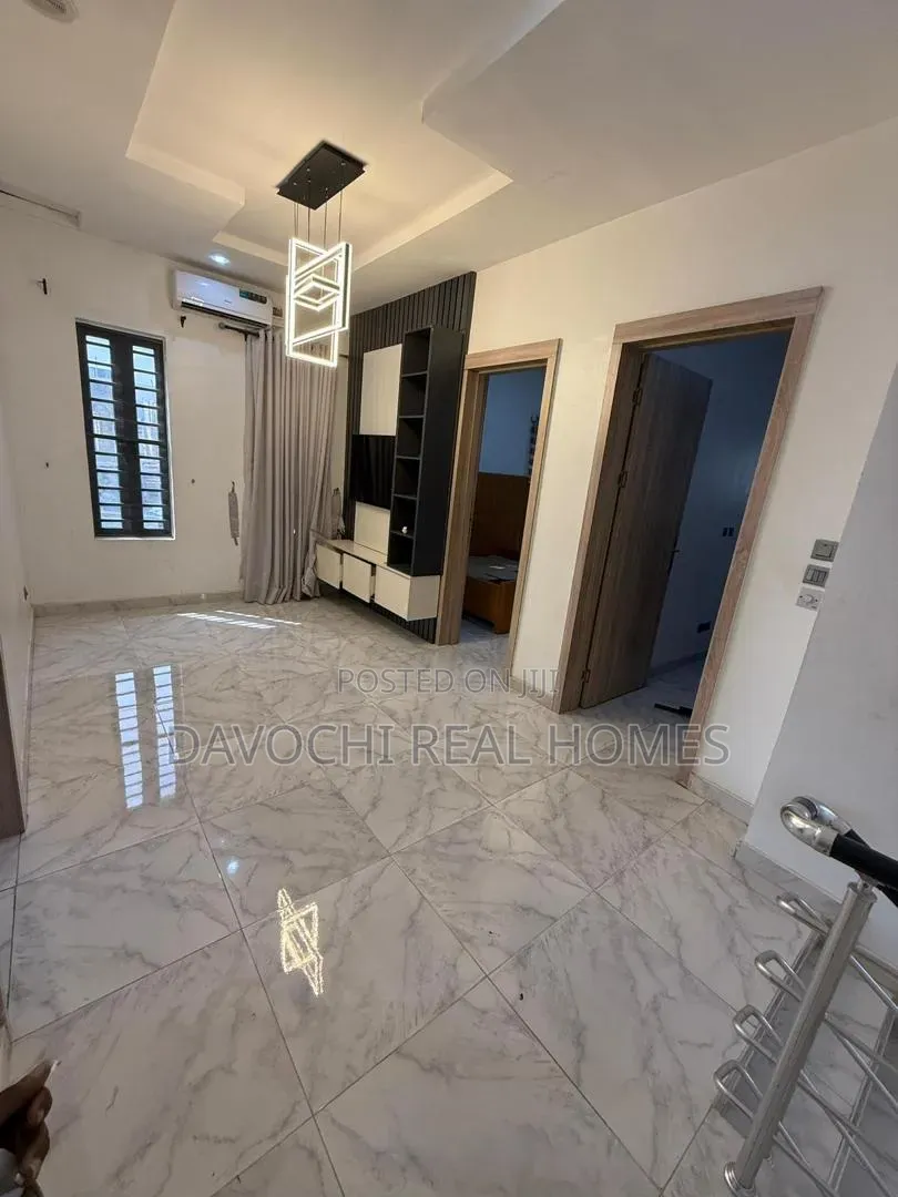 4bdrm Duplex in Lekki Phase 1 for rent