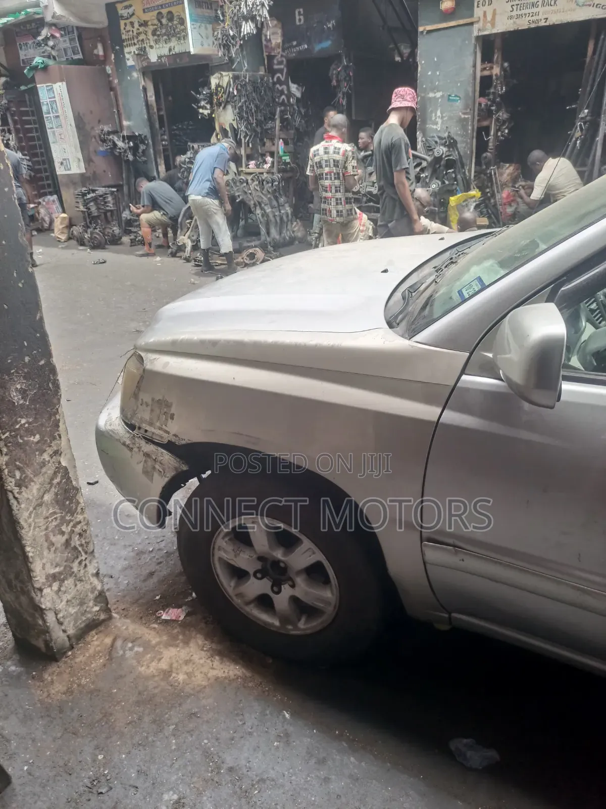 Toyota Highlander 2004 Silver