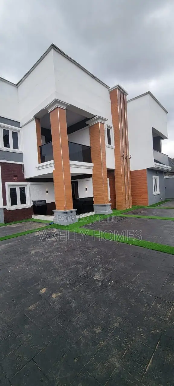 6 Bedroom Modern Duplex