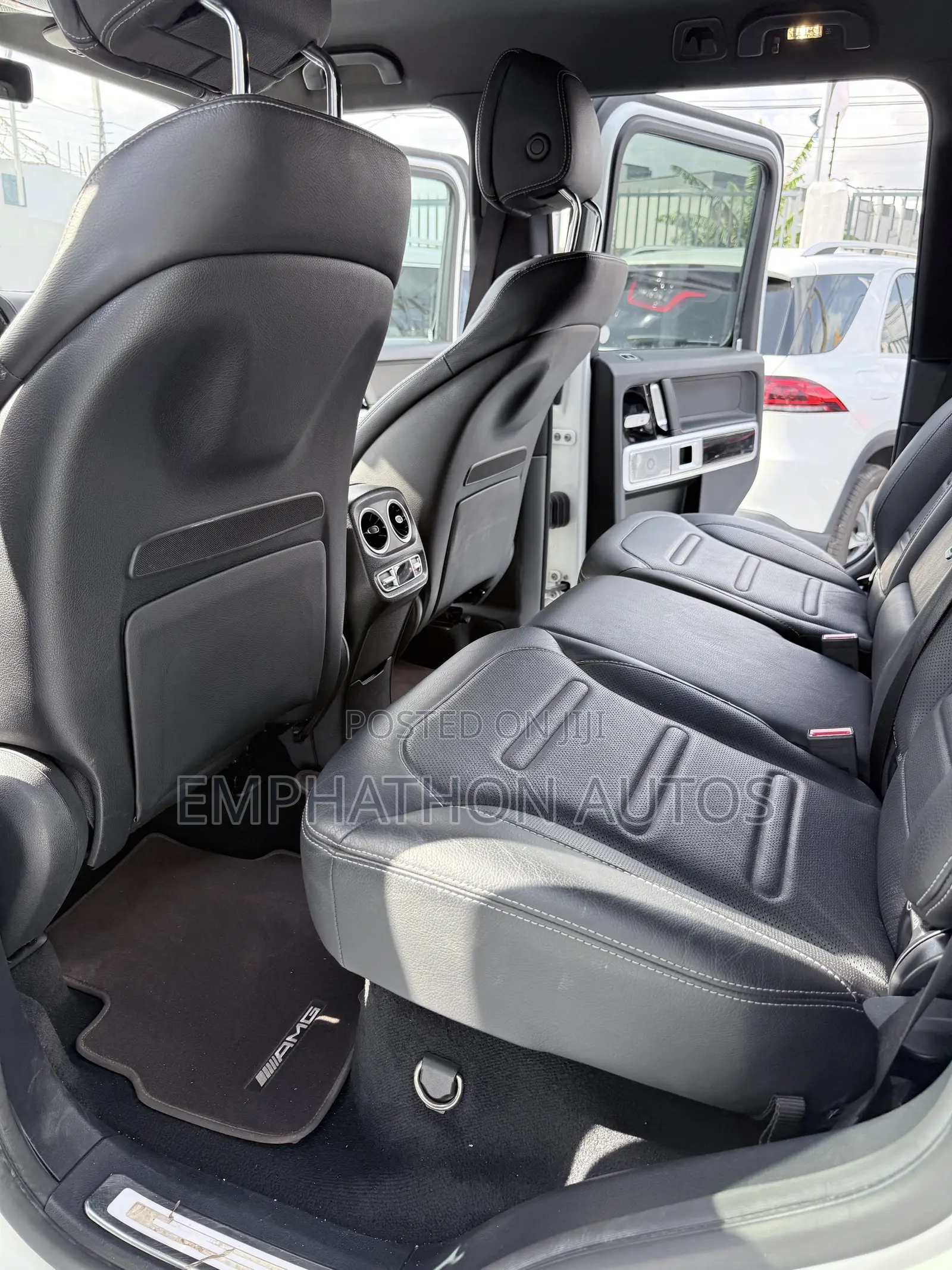 Mercedes-Benz G-Class Base G 550 AWD 2019 White