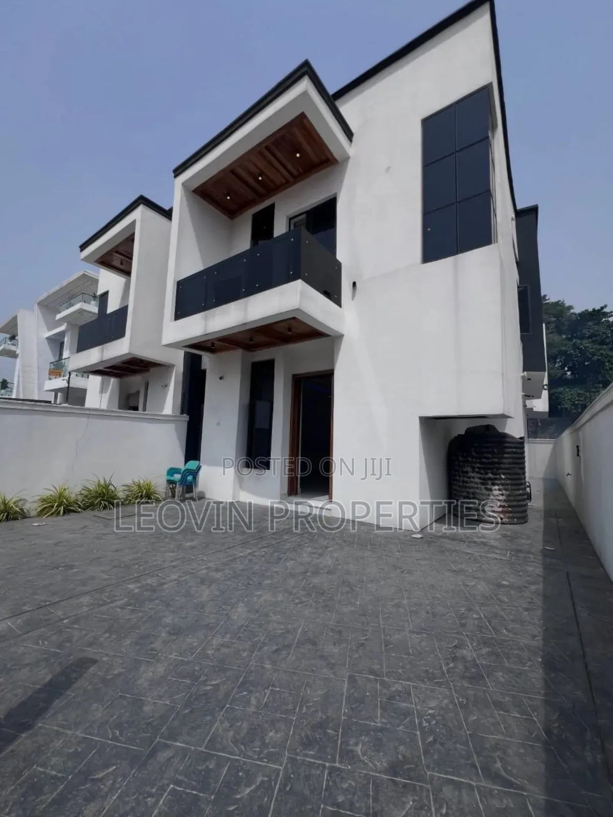 4bdrm Duplex in Chevron Lekki Estate for sale