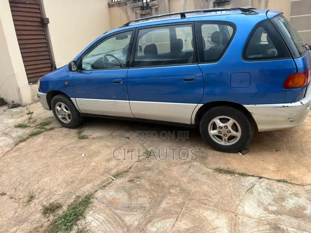 Toyota Picnic 2.0 FWD 2004 Blue