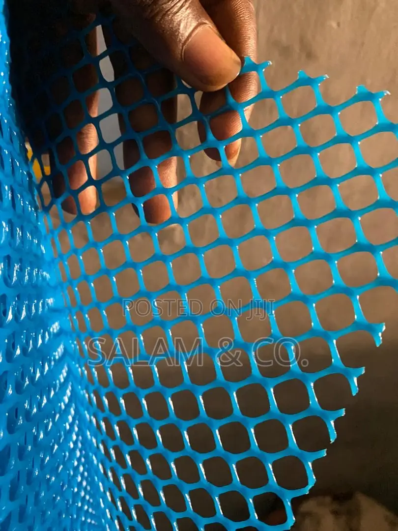1.5m X 30m Heavy Duty Plastic Mesh Fence Roll For Poultry Garden