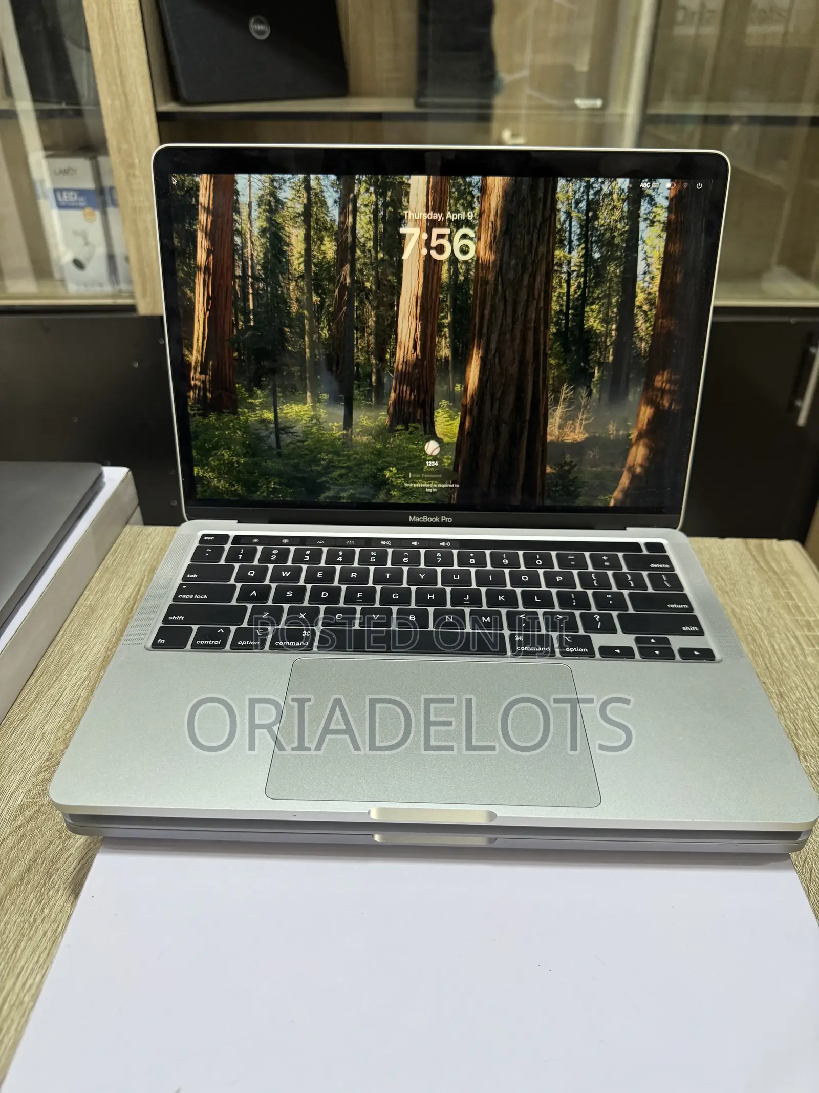 Laptop Apple MacBook Pro 2020 8GB Intel Core i5 SSD 256GB
